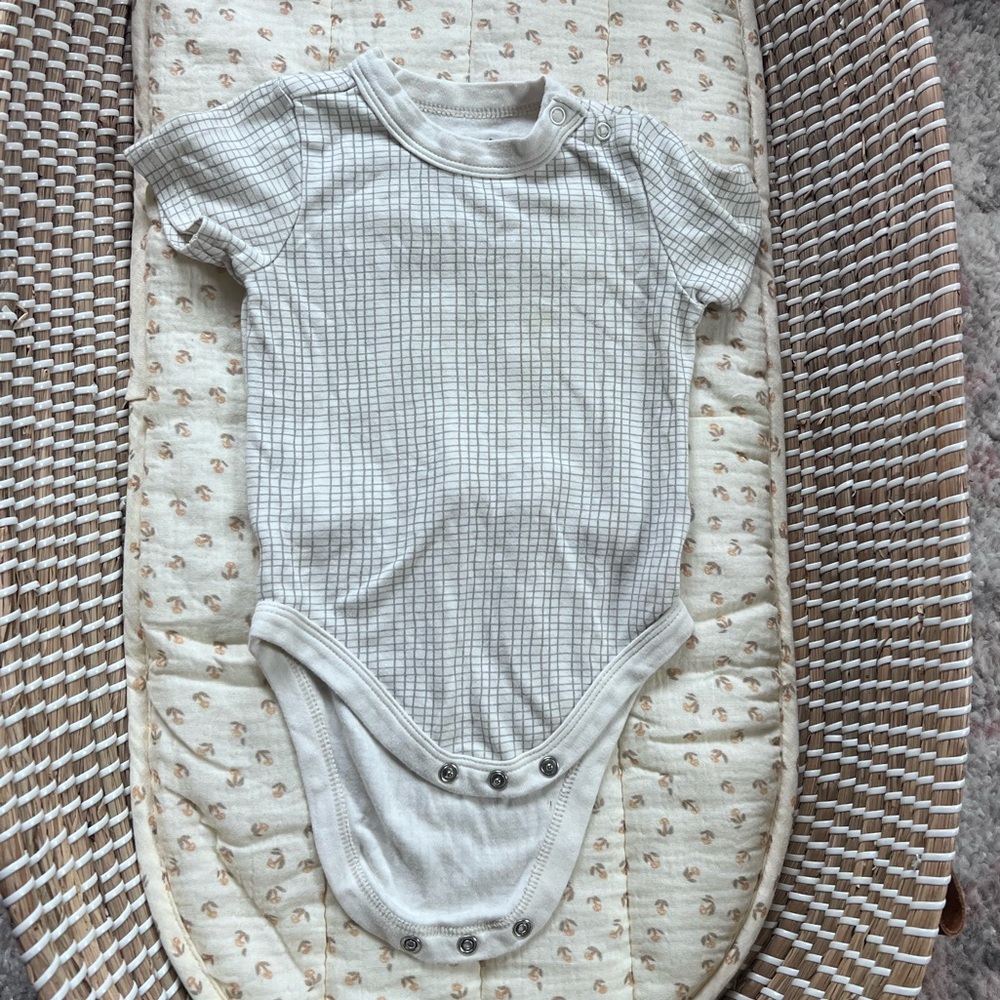 GOUMI Short Sleeve Bodysuit